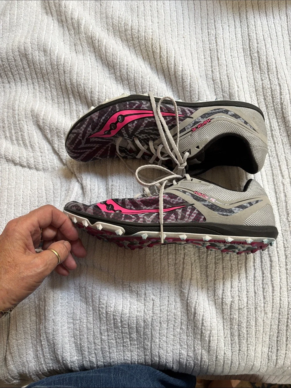 Saucony Women's Pink and Gray Geometric Pattern Running Shoes